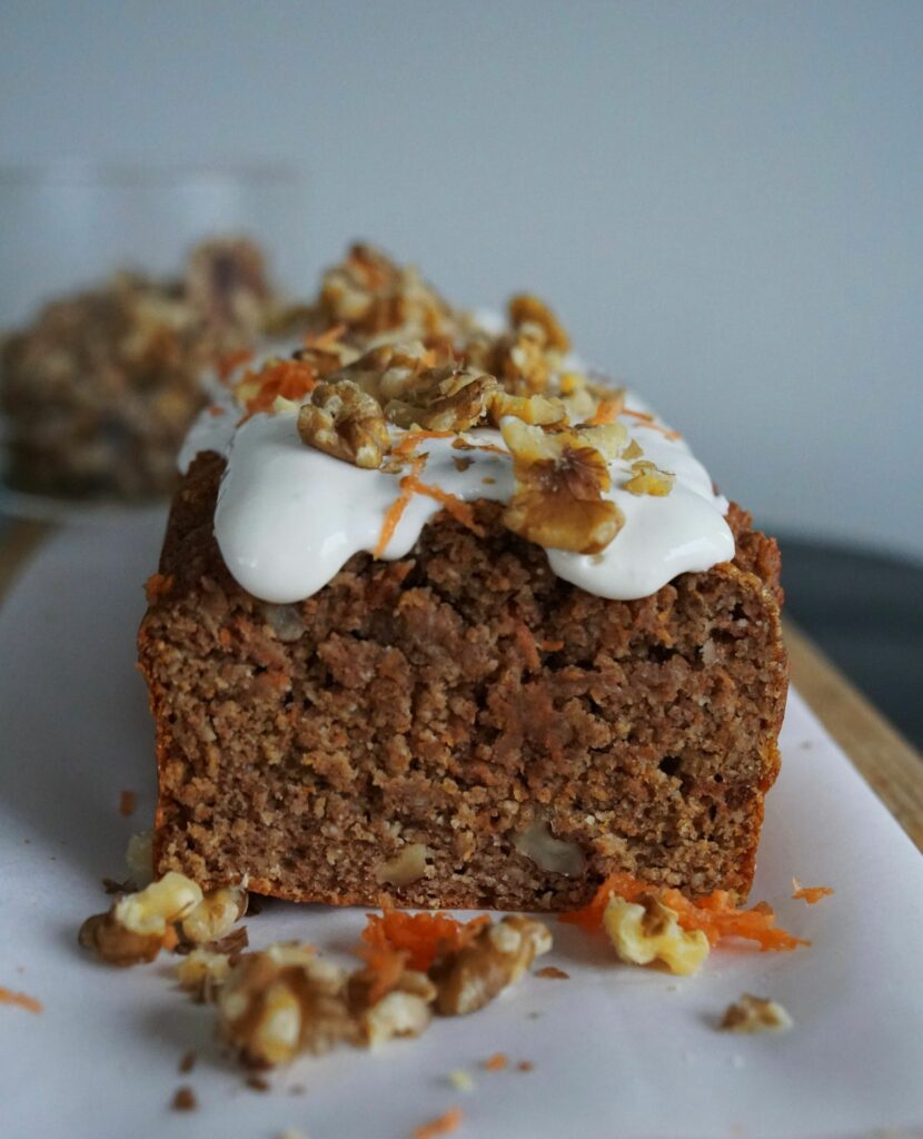 Zelfgemaakte carrotcake