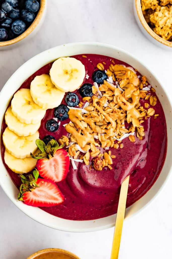 Açai-bowl-met-mango