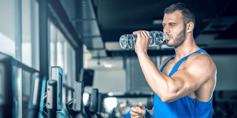 Het belang van dagelijks 2-3 liter water drinken